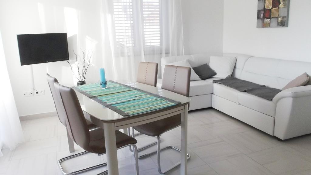 Apartments Horvat Vodice Habitación foto